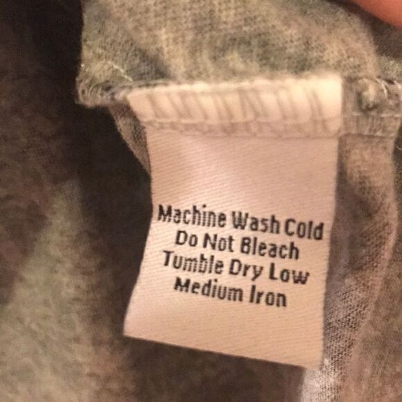 ✨Native Code Navy & Gray Pineapple Print Tee - Picture 3 of 5